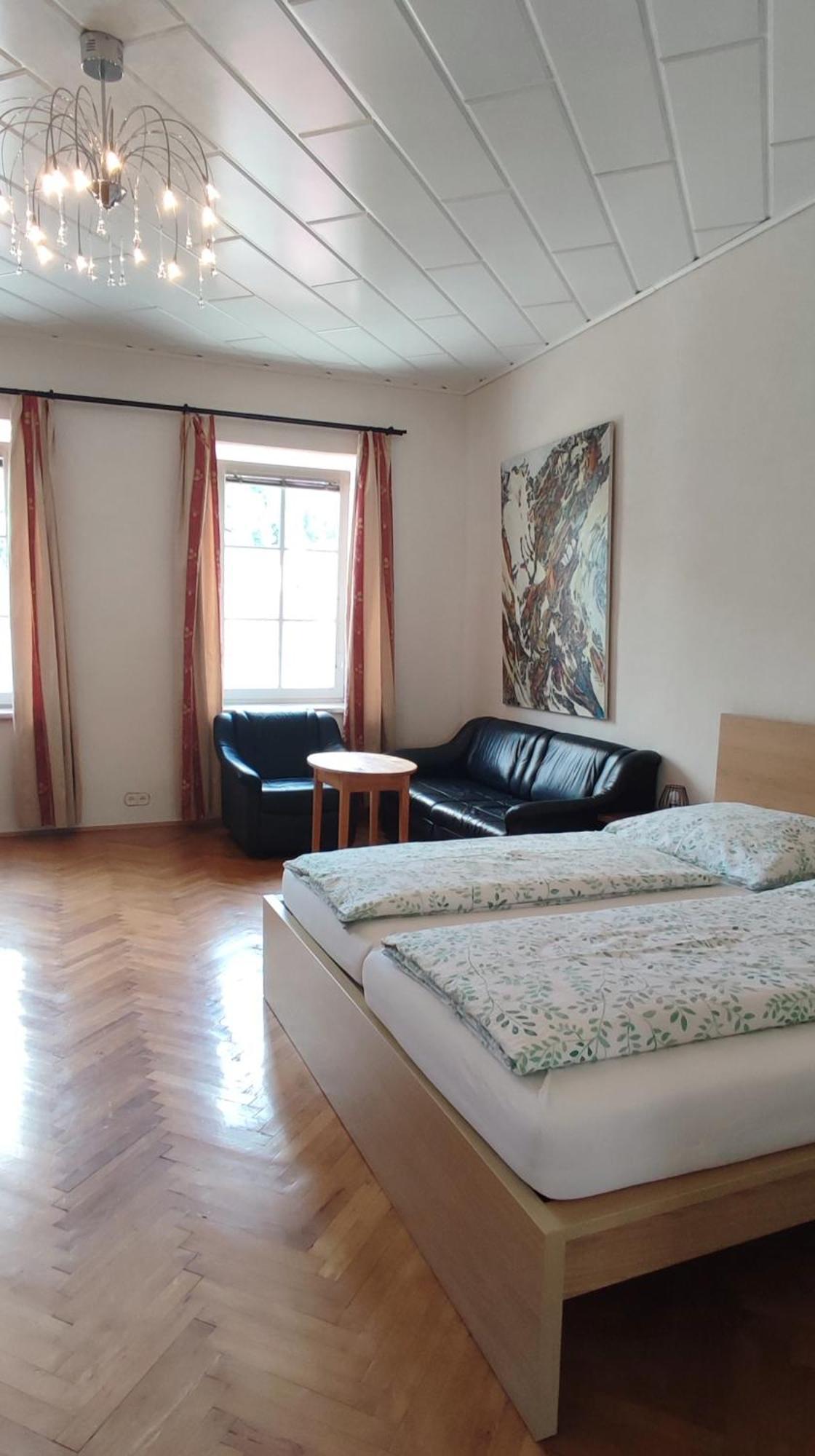 Gaestezimmer & Apartment Mayrhofer Waidhofen an der Ybbs Buitenkant foto